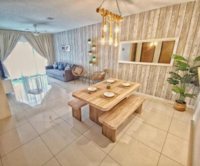 ONE LIFE FOUR SEASON GUEST HOUSE 9 PAX MANHATTAN CONDO